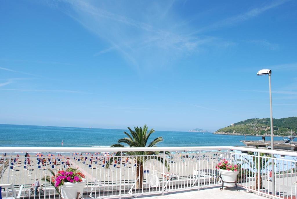 סקאורי Hotel Villa Eleonora מראה חיצוני תמונה