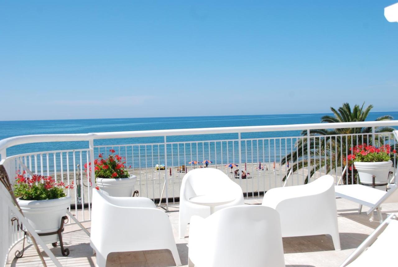 סקאורי Hotel Villa Eleonora מראה חיצוני תמונה